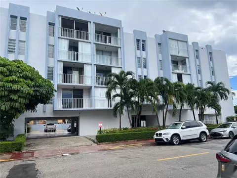 7705 Abbott Ave #305, Miami Beach, FL 33141