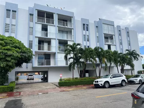 7705 Abbott Ave #305, Miami Beach, FL 33141
