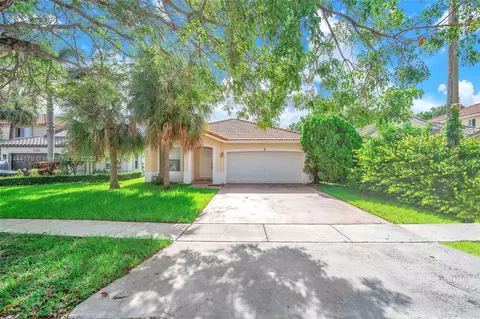 2133 NW 208th Ter, Pembroke Pines, FL 33029