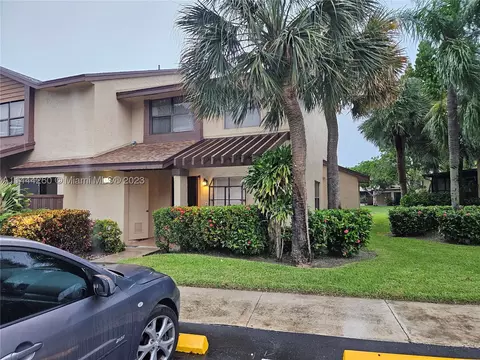 3952 Cocoplum Cir #H, Coconut Creek, FL 33063