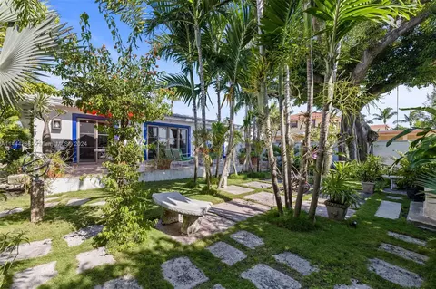 Exterior - 8706 Byron Ave, Surfside, FL 33154 photo 8 of 8