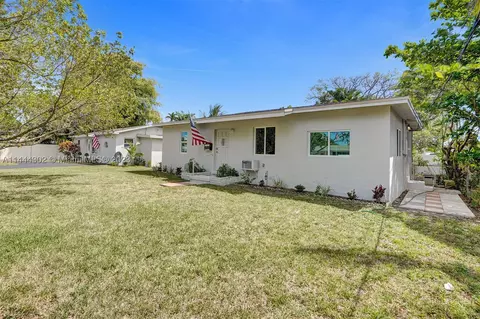 519 SW 5th St, Hallandale Beach, FL 33009