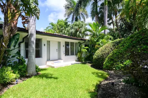 7800 Beachview Dr, North Bay Village, FL 33141