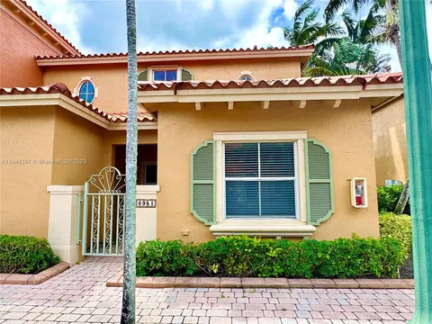 4951 Leeward Ln #3107, Fort Lauderdale, FL 33312
