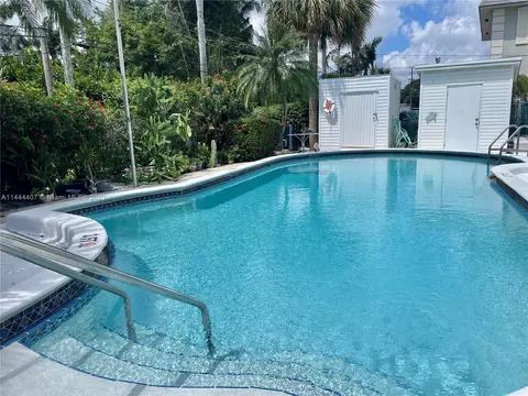 1560 Mckinley St #105W, Hollywood, FL 33020