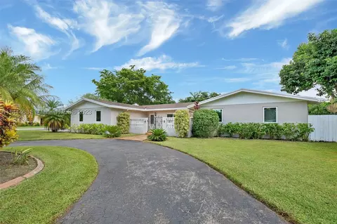 8965 SW 177th Ter, Palmetto Bay, FL 33157