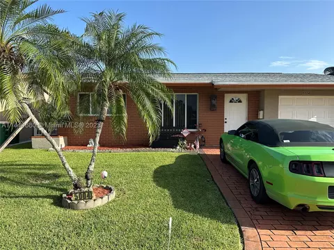 5004 NW 51st Ct, Tamarac, FL 33319