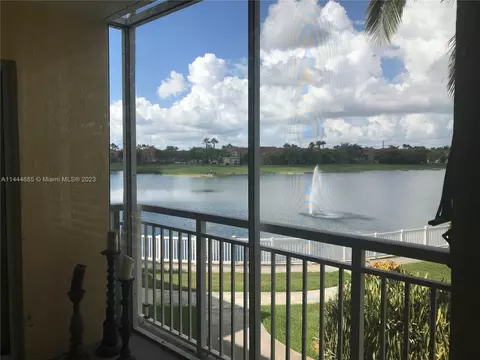 8600 SW 212th St #212, Cutler Bay, FL 33189