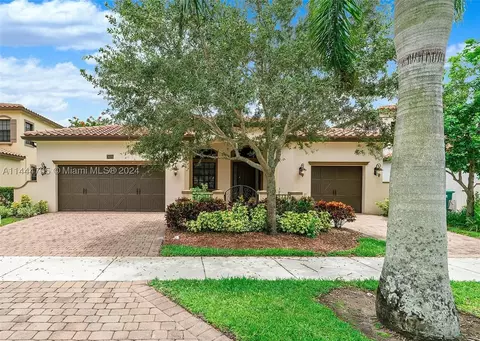 3695 NW 87th Ave, Hollywood, FL 33024