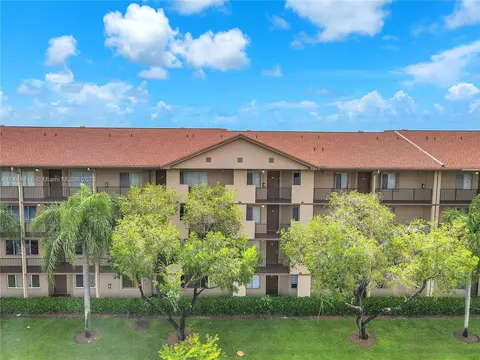 13800 SW 14th St #305C, Pembroke Pines, FL 33027