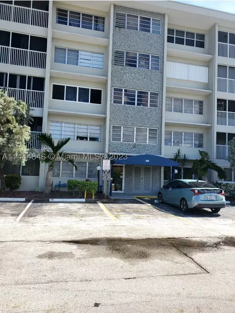 330 SE 2nd St #204H, Hallandale Beach, FL 33009