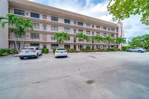 2981 N Nob Hill Rd #102, Sunrise, FL 33322