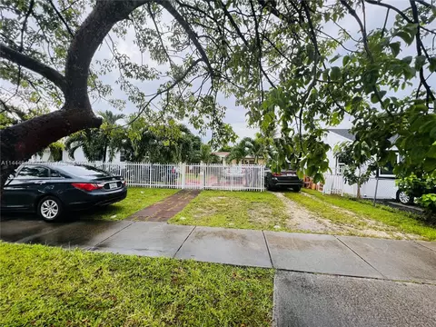 210 E 13th St, Hialeah, FL 33010 photo 3