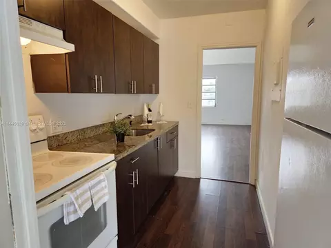 428 NE 82nd St #4E, Miami, FL 33138
