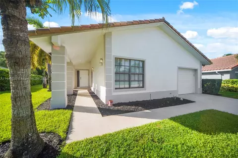 10161 Camelback Ln, Boca Raton, FL 33498