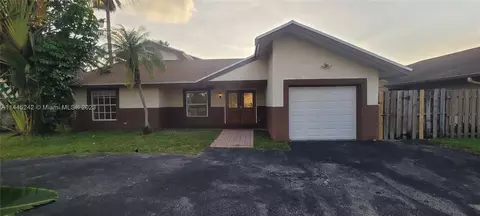 1319 SW 83rd Ave, North Lauderdale, FL 33068