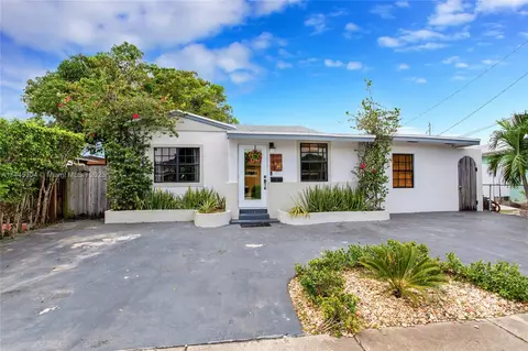 240 NW 48th Pl, Miami, FL 33126