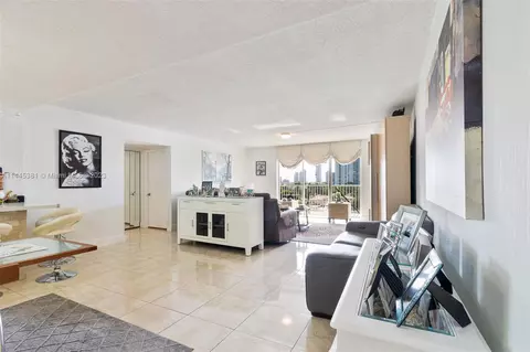 2851 NE 183rd St #701E, Aventura, FL 33160