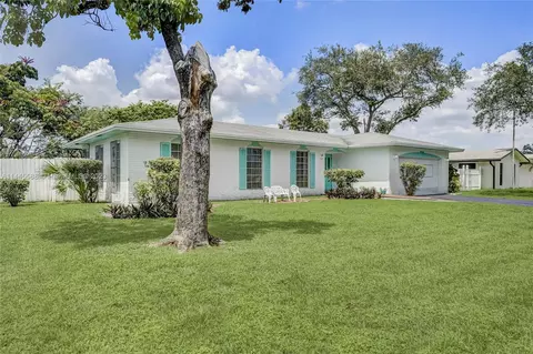 2441 SW 86th Ave, Davie, FL 33324