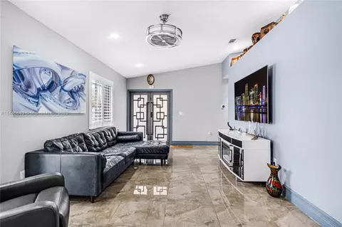3192 W 72nd Ter, Hialeah, FL 33018 photo 4