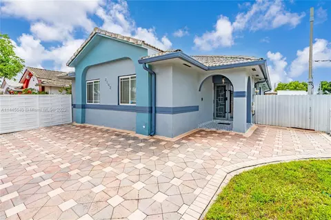 3192 W 72nd Ter, Hialeah, FL 33018