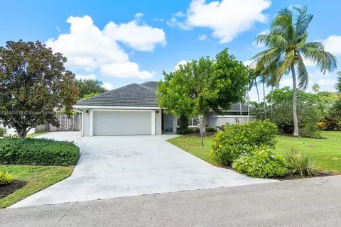 11909 Hemlock St, Palm Beach Gardens, FL 33410