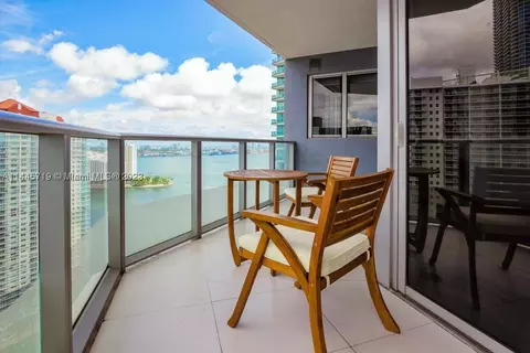 1300 Brickell Bay Dr #3207, Miami, FL 33131