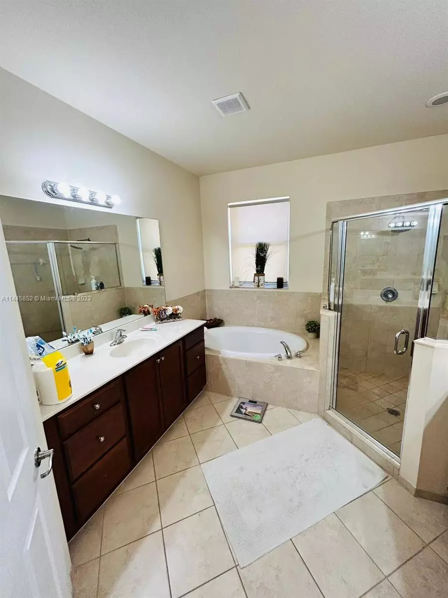  11223 NW 44th Ter, Doral, FL 33178 photo 16