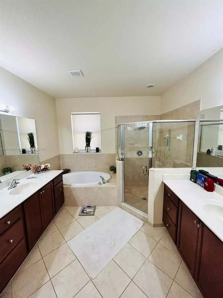  11223 NW 44th Ter, Doral, FL 33178 photo 15