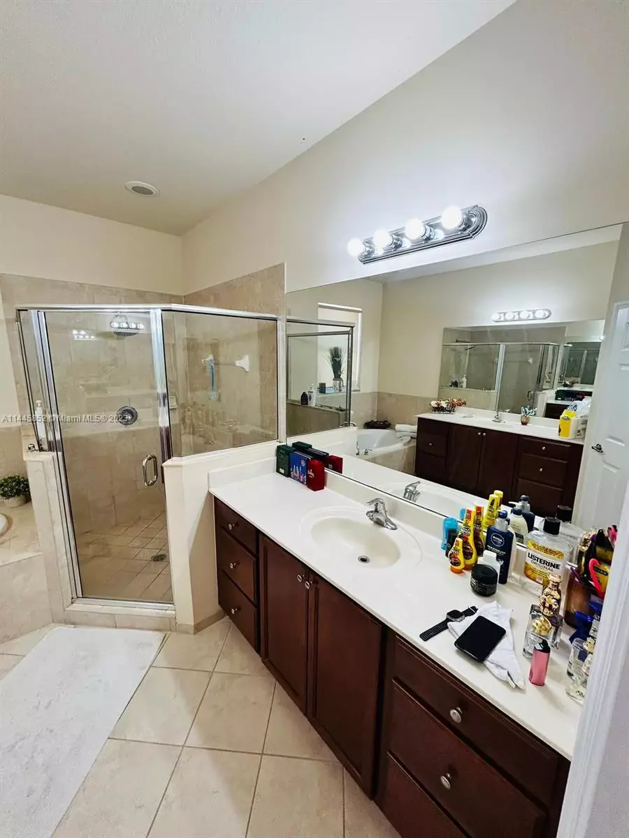  11223 NW 44th Ter, Doral, FL 33178 photo 17