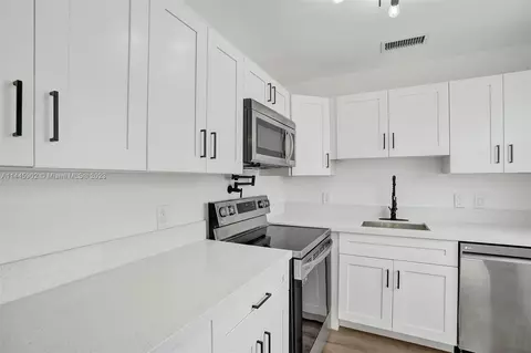 12 Islewood A #12A, Deerfield Beach, FL 33442