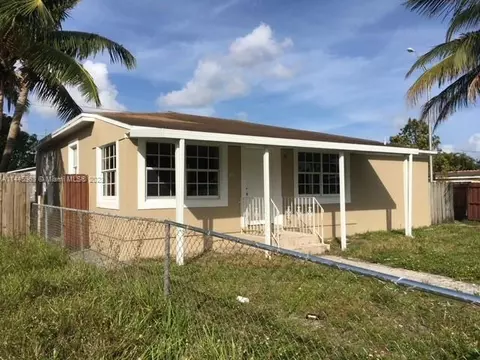 591 SE 1st St, Hialeah, FL 33010 photo 1
