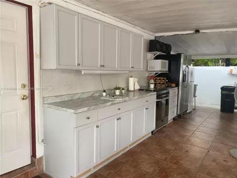 225 E 19th St, Hialeah, FL 33010 photo 16