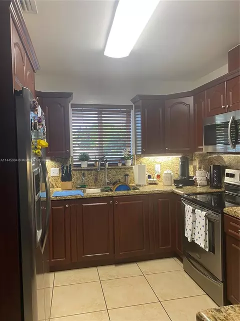 225 E 19th St, Hialeah, FL 33010 photo 9