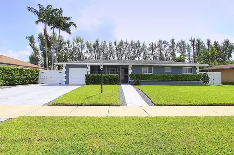 17821 SW 108th Ct, Miami, FL 33157