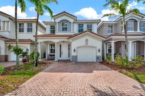 8439 NW 108th Pl, Doral, FL 33178
