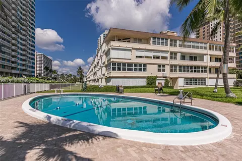 1936 S Ocean Dr #3A, Hallandale Beach, FL 33009