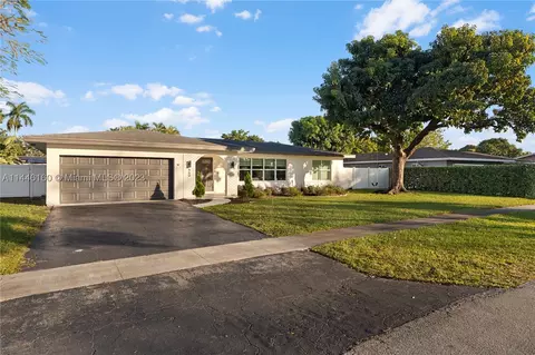 660 NW 73rd Ter, Plantation, FL 33317
