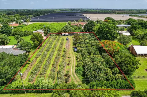 19450 SW 214st, Miami, FL 33187