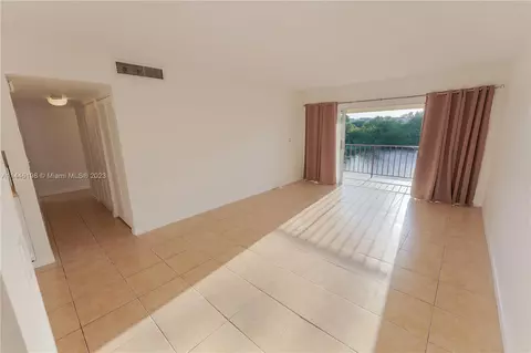 8775 Park Blvd #302, Miami, FL 33172