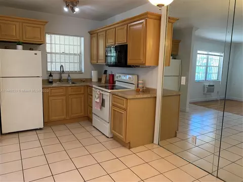 1755 NE 116th Rd #14, North Miami, FL 33181