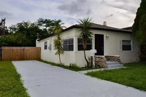 211 SW 2nd Pl, Dania Beach, FL 33004