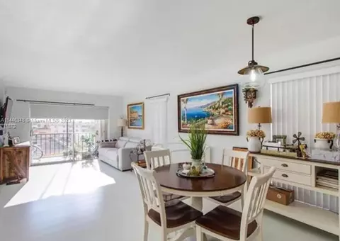 305 W 68th St #414, Hialeah, FL 33014