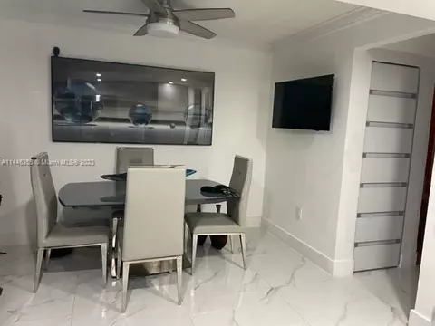 8430 NW 8th St #B11, Miami, FL 33126