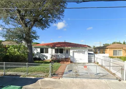 830 NW 27th Ct, Miami, FL 33125