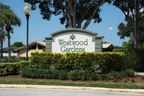 5755 Golden Eagle Cir, Palm Beach Gardens, FL 33418