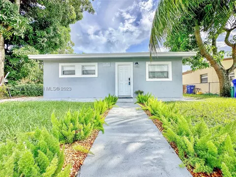 2714 NW 4th St, Pompano Beach, FL 33069