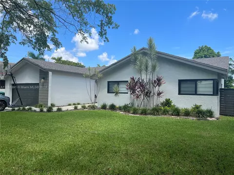 10241 SW 91st St, Miami, FL 33176