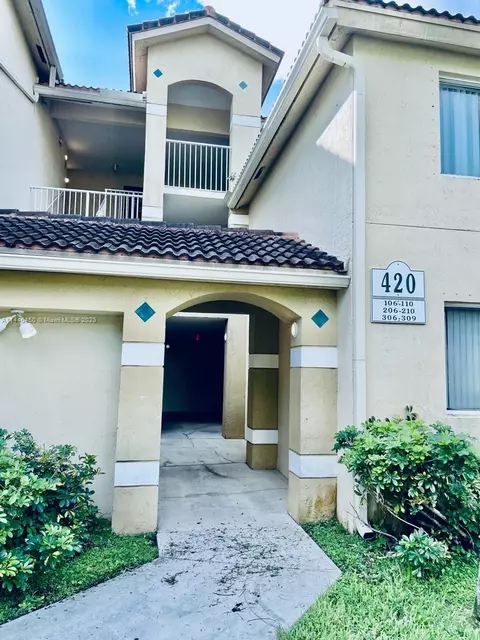 420 S Park Rd #2-208, Hollywood, FL 33021