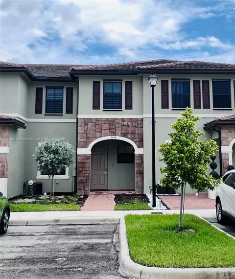 3428 W 111th Pl, Hialeah, FL 33018